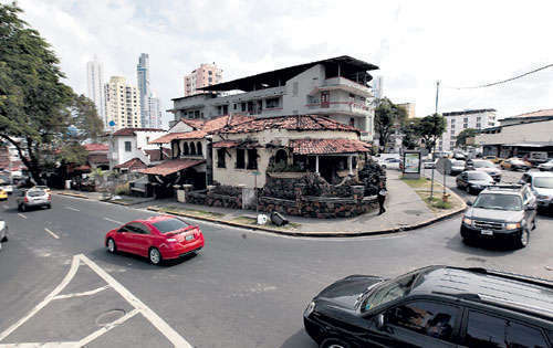 <p>Bella Vista.Los edificios neoclásicos y neocoloniales están desapareciendo. </p>