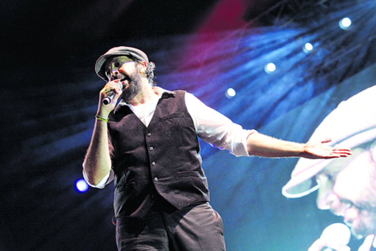 Juan Luis Guerra, con su bachata, en 2.° lugar.