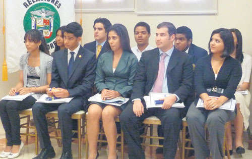 <p>Primera Fase. Los 10 concursantes en la eliminatoria.</p>