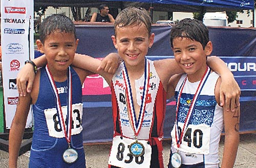 <p>Triunfo. Luis, Jason y Diego se destacaron. </p>