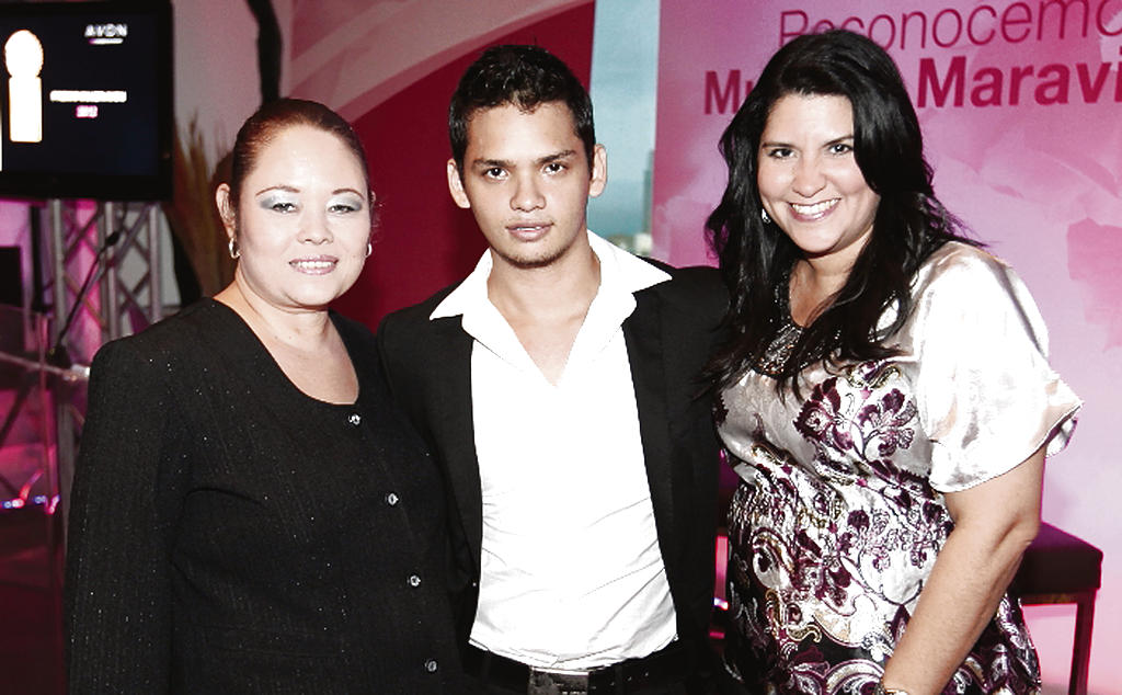 Oxdelys Ng, Luis Santamaría y Mónica Díaz.()