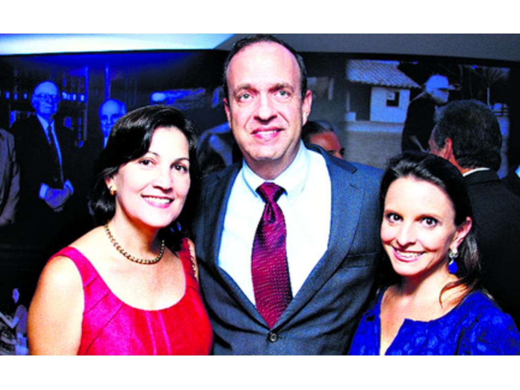 11. Marta Oteiza, Mariano Oteiza y María Estela Dutari.