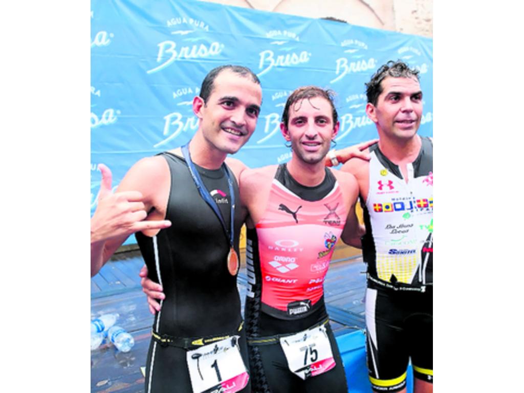 2 Pedro Cordovez (izq.), Emmanuel Lemma y Ronan Pavoni.