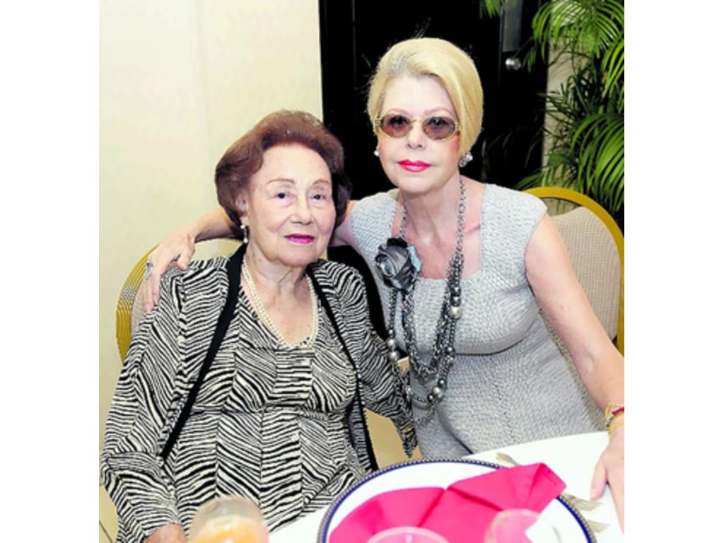 11. Pina de Abad y Amparo de Cort.