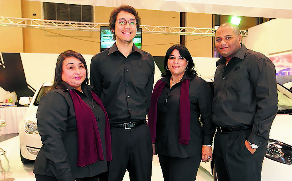 Maribel Tello, José Polo, Blanca Luna y Amaral Cubilla, de Morris Garage.()