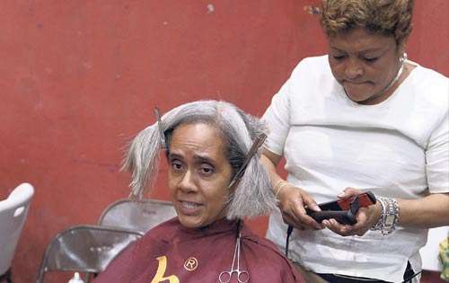 <p>Cortes. Iris Flores se hizo plancha china.</p>