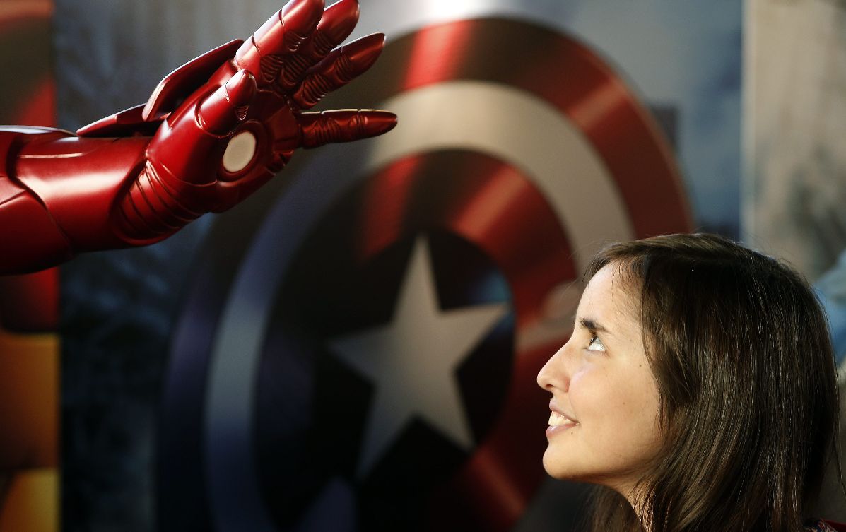 Visitantes compran comics en Chile. EFE<br>
