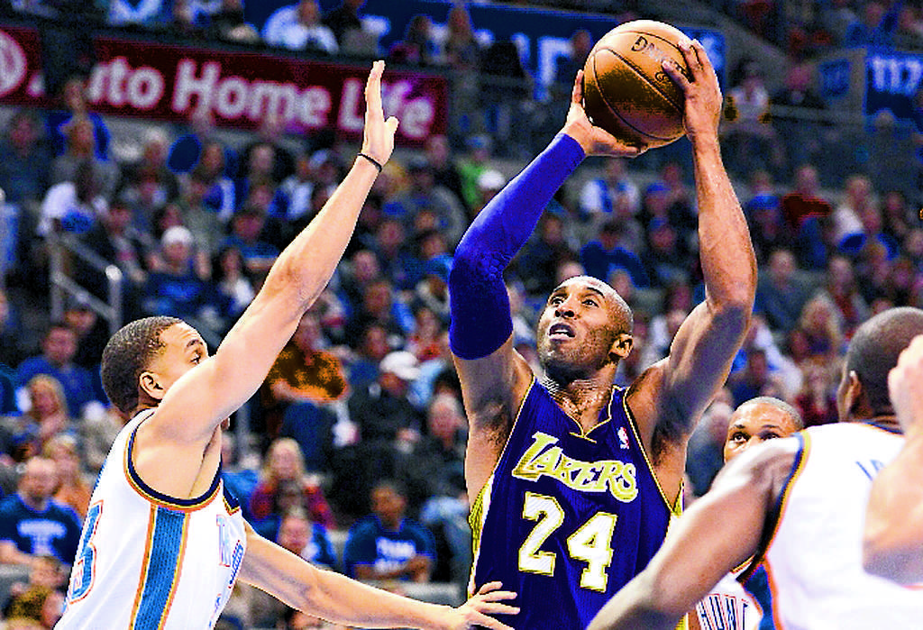 Aporte. Kobe Bryant (24) anotó 31 puntos. (EFE)
