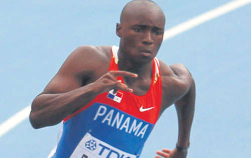 <p>Plata. Alonso Edward, hermano mayor de Mateo.</p>