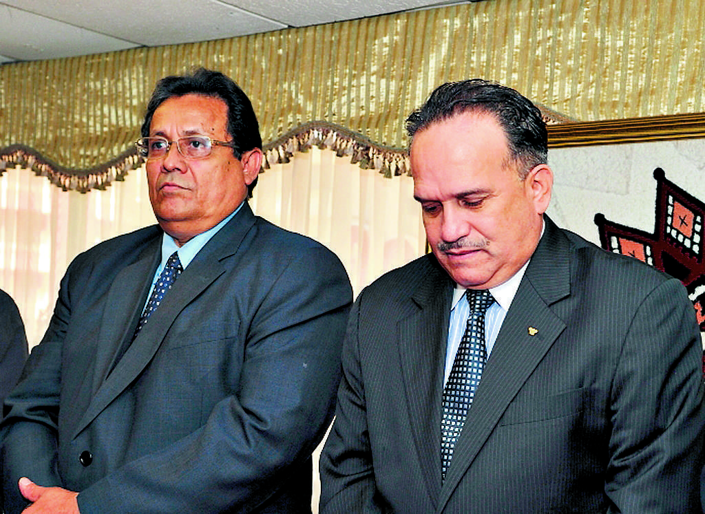 Final. Sanchiz (dcha.) llamó a elecciones mañana.(Archivo)