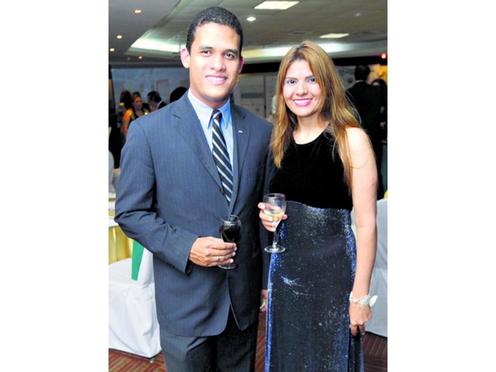 6. Francisco Pizarro y Doris Milux.