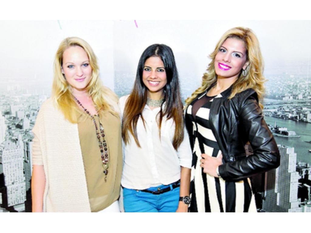4. Marline Kipper, Irene González y María Laura Espil.