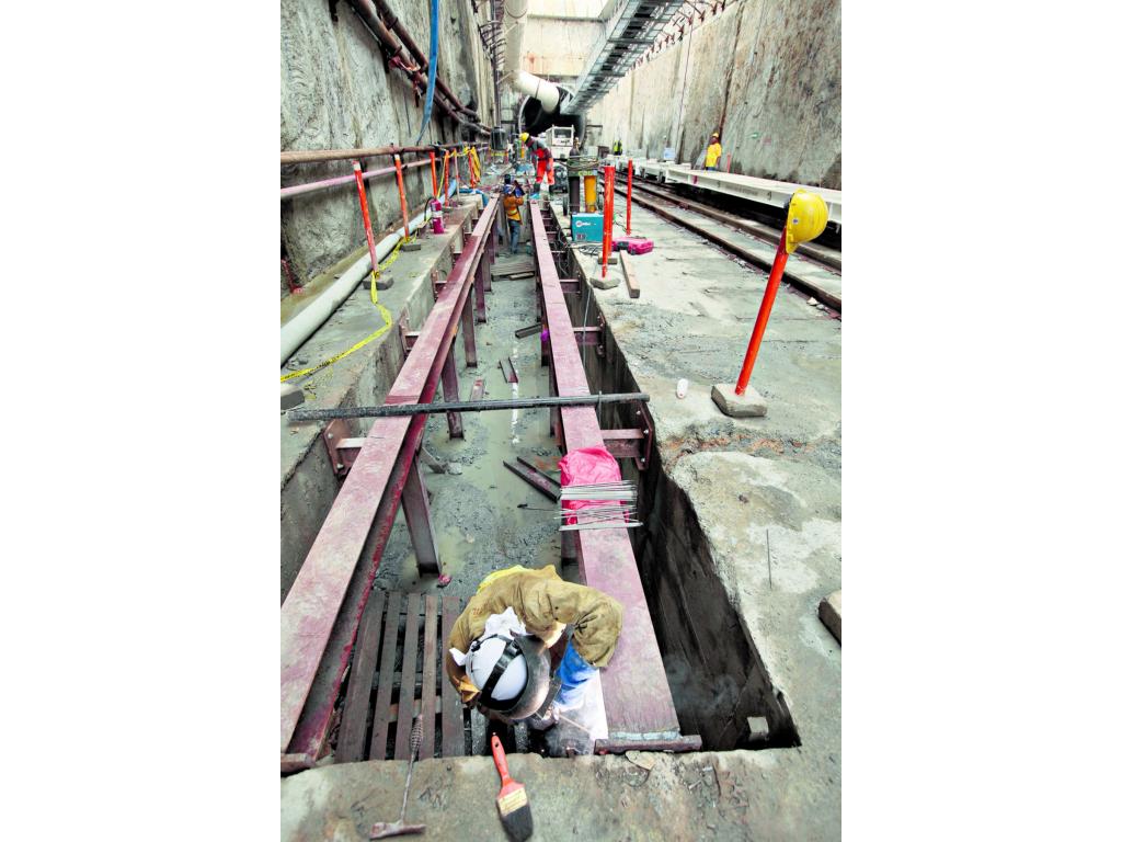 Esperan que con la culminación del metro baje costo del cemento. (Archivo)