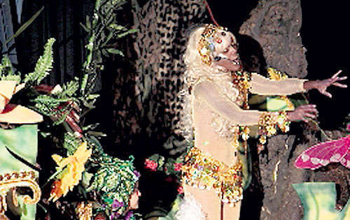 <p>Destaca tradiciones. Lleva al espectador en un viaje por parajes maravillosos de la campiña panameña. Fomenta amor al terruño. </p>