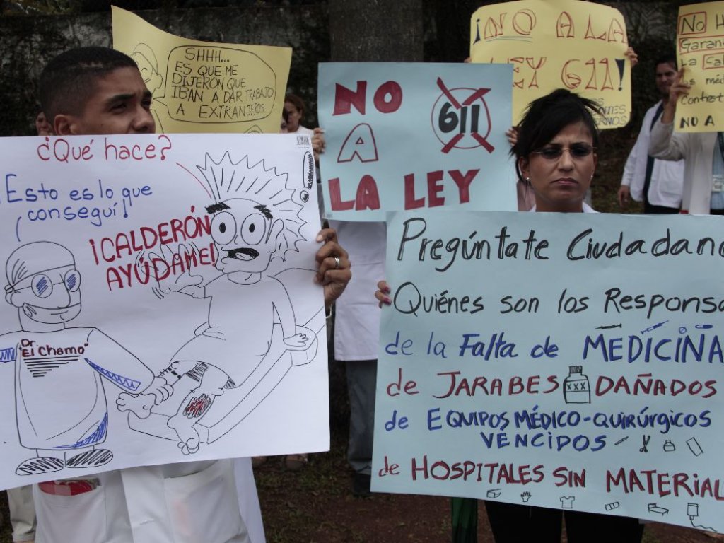 Médicos, enfermeras y técnicos de enfermería rechazan sanción de Ley 69. Foto/Victor Arosemena<br>