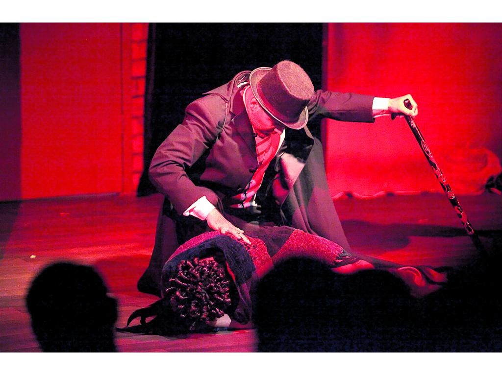 Asesino. Rogelio Bustamante es Hyde. Calculador.(Abel Rodríguez.)