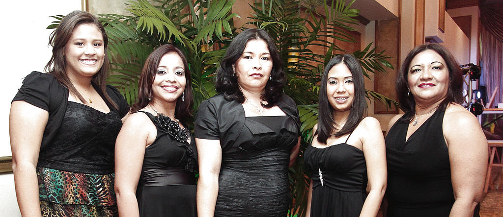 Yerika Cárdenas, Rosalía Pineda, Ileana Flores, Yenuris Vigil e Iris Navarro.()
