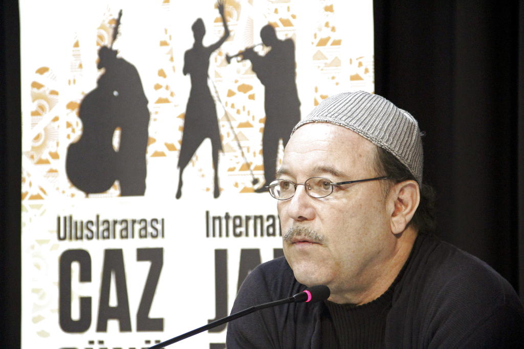 Rubén Blades habló del jazz en la conferencia de prensa en Estambul. EFE<br>
