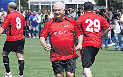 <p>Atención. El presidente Ricardo Martinelli</p>