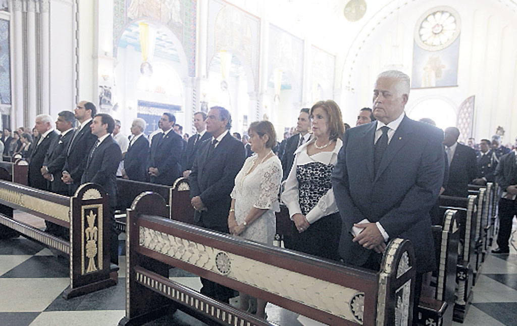 <p>Presencia. El expresidente Pérez Balladares y su esposa.</p>