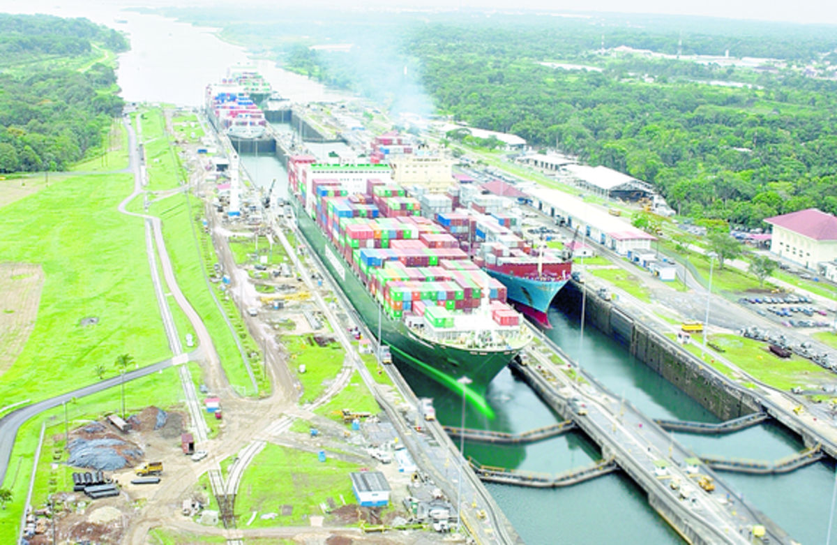 La industria marítima y logística de Panamá brinda diversos servicios a las embarcaciones que transitan por el Canal de Panamá, por lo que debe mantener y mejorar el mismo para mantener la competitividad en el área.(Archivo)