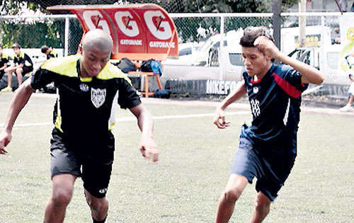 Juego del St. Mary (rojo) vs Anglo Mexicano.