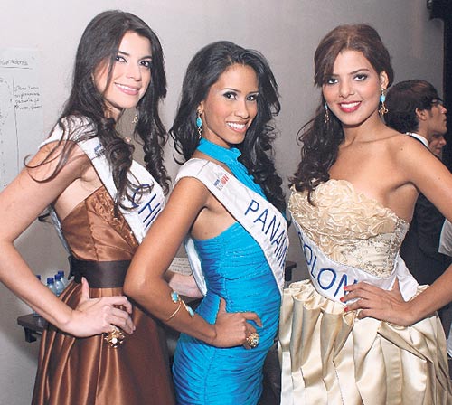 <p>Concursantes. Doce chicas se disputarán la corona de la belleza panameña.</p>