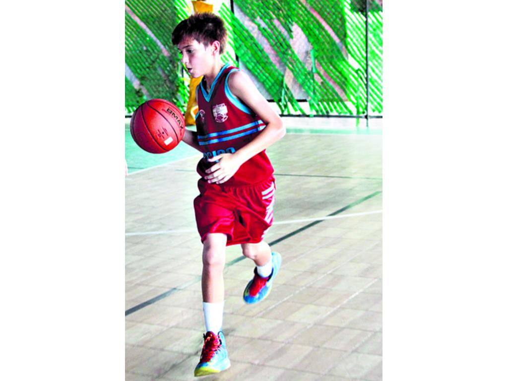 Esfuerzo. Para ser un buen jugador de baloncesto se necesita de mucho trabajo y compromiso, ya que no será fácil y tendrás que superar pruebas muy difíciles.
