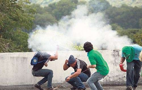 <p>Protesta. Los estudiantes utilizaron capuchas.</p>
