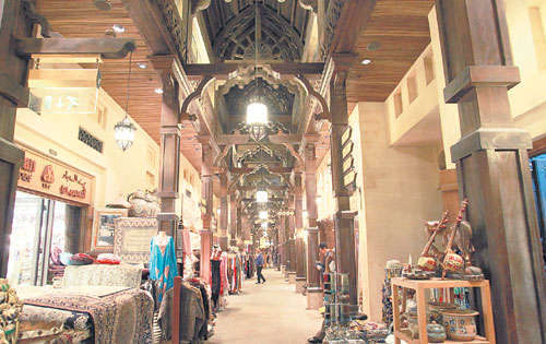 <p>Variedad. The Souk Madina, un mercado dentro de un hotel.</p>