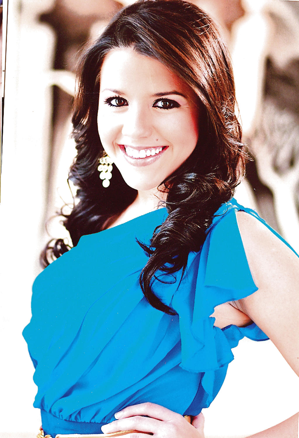 Esta encantadora damita compartirá en el Festival de Debutantes 2012, organizado por las Damas Guadalupanas. Ana Gabriela es hija del señor Felipe Motta Vallarino y la distinguida señora Ana Isabel Arias de Motta.()
