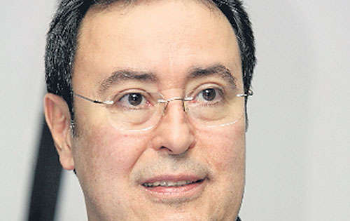 <p>El entonces contralor de la República Carlos Vallarino remitió al Tribunal de Cuentas y al Ministerio Público el informe de la auditoría realizada al FIS.</p>