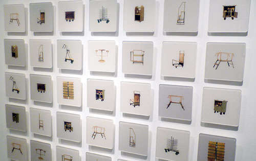 <p>Fotografía. Políptico titulado Objetos inútiles 2010.</p>