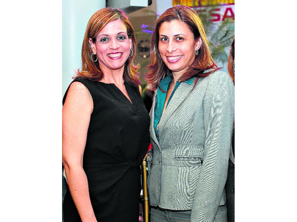 7. Dora Solís y Verushka Pérez.