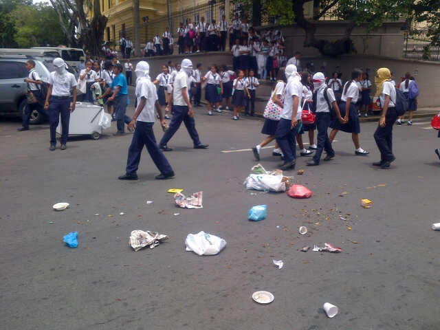 Exigen el reintegro de los educacores a clases. Foto/Luis René Ábrego