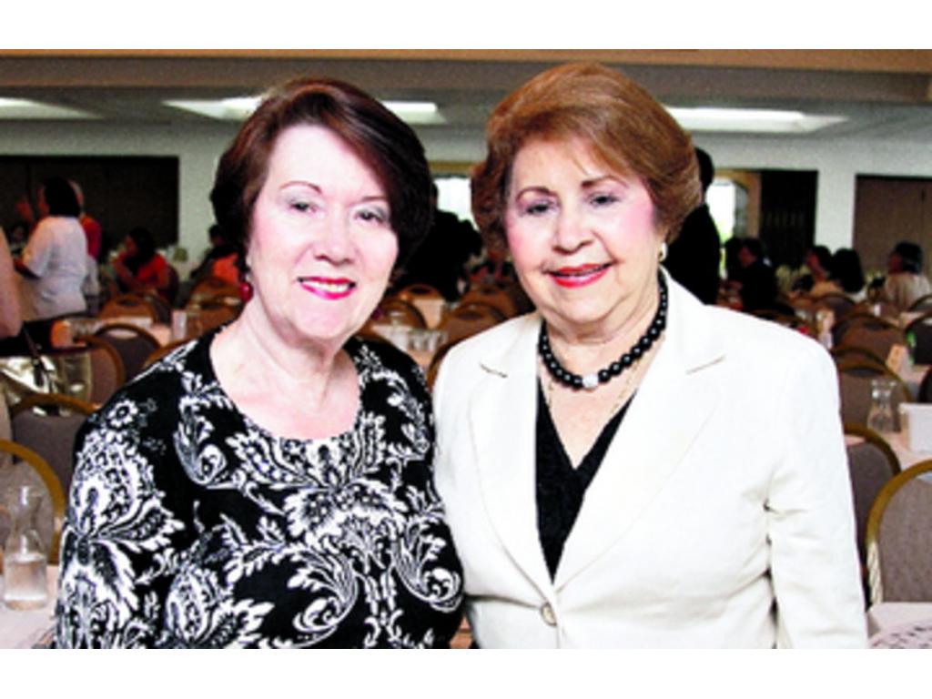 4. Mily Conte y Telma Díaz de Vásquez.