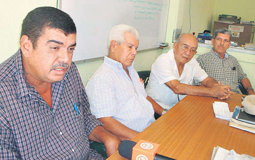 <p>Reunión. Productores de arroz solicitan préstamos.</p>