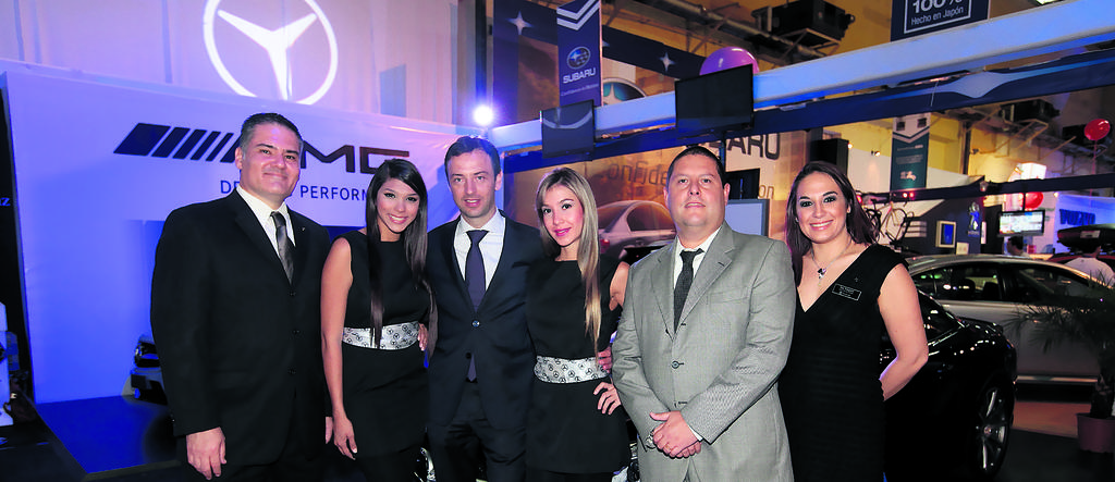 Armando Calvo, Vanessa Arzolay, Udo Herbert, Carolina Calle, Luis Izquierdo e Ina Vergara, por Grupo Q - Mercedes Benz.()