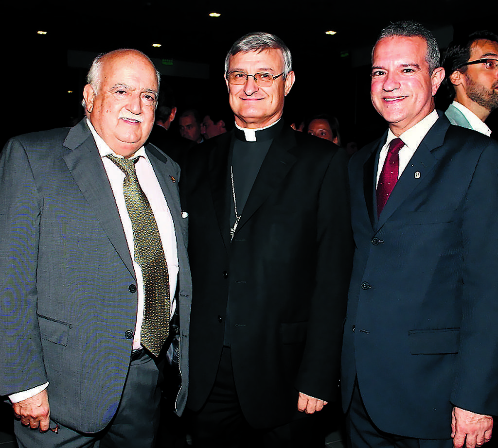 Adolfo Olloqui, Andrés Carrascosa Coso, nuncio apostólico y José García.()