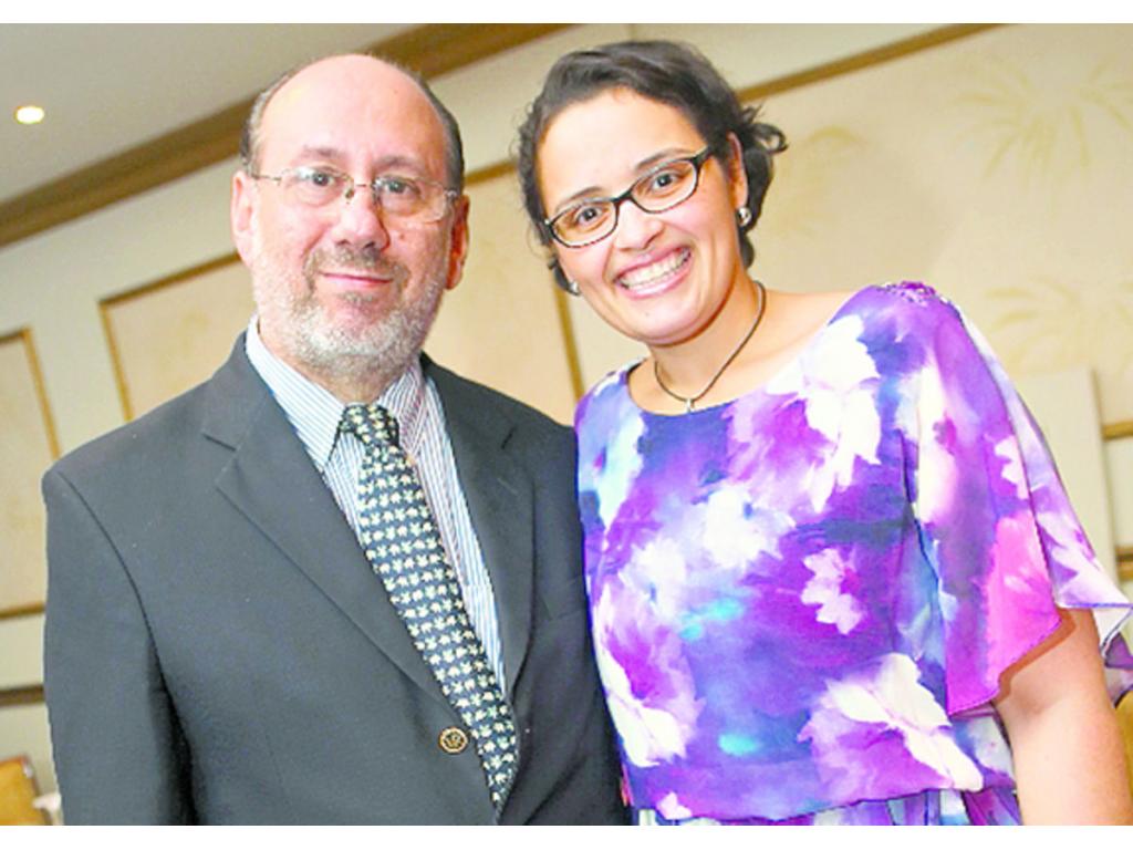 3. Karen Barahona y Antonio Richa.