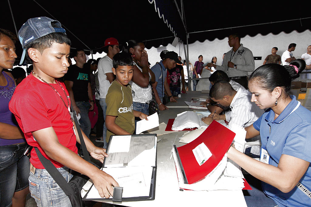 Educación. 290 mil alumnos recibieron la beca universal.()