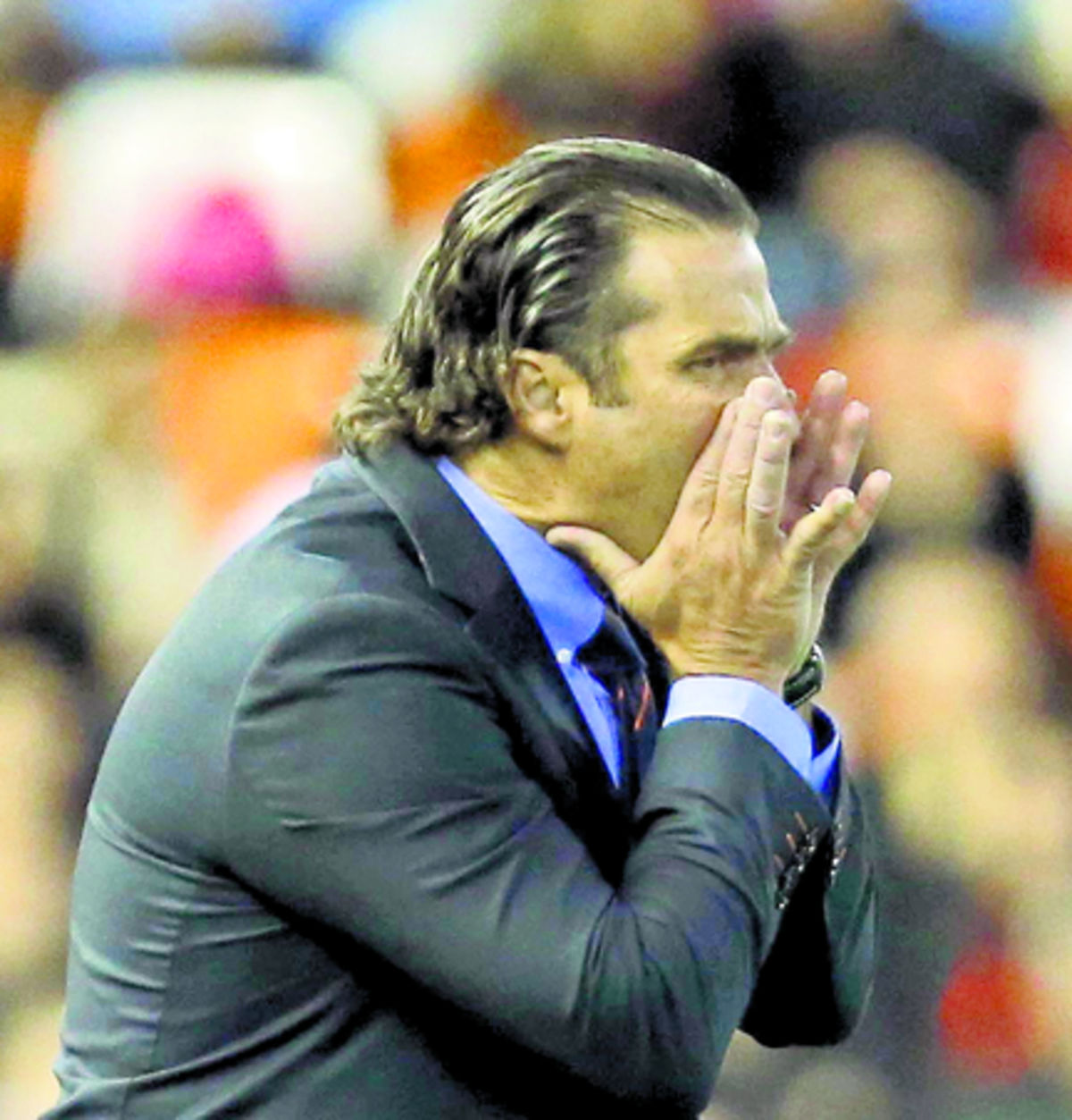 Juan Antonio Pizzi explicó ayer que el argentino Éver Banega puede abandonar el equipo. "Sé qué clase de futbolista es Banega. No puedo garantizar la participación de ningún jugador, y teniendo en cuenta que tiene la posibilidad de ir al Mundial, necesita
