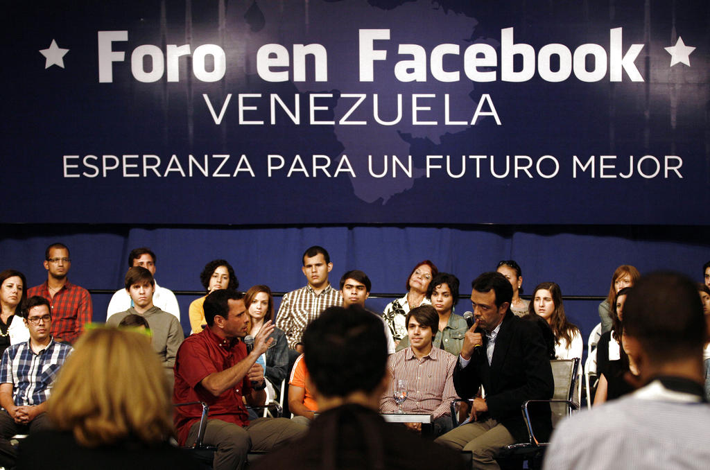 Foro en Facebook de Capriles. Foto/AP<br>