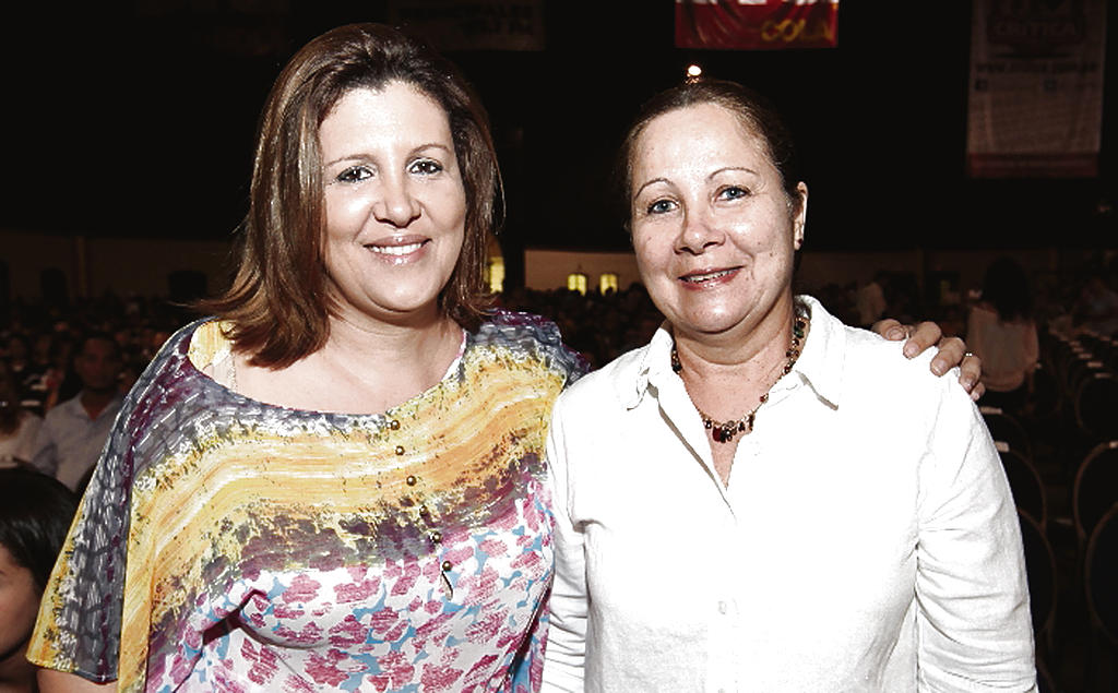 Gina de Palomeras y Cyntia Ruíz()