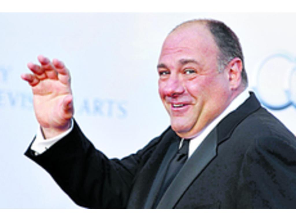 El 19 de junio murió de un ataque cardíaco. Calificada como una de las mayores pérdidas del cine este 2013. El actor alcanzó fama mundial por su rol de Tony en la serie Los Soprano. Tenía 51 años.