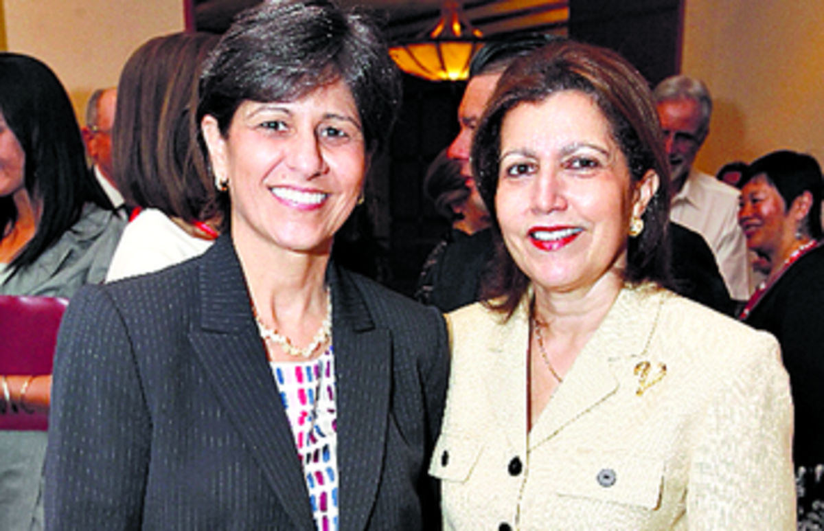 4. Fátima Cupas y Vilma de Arias.