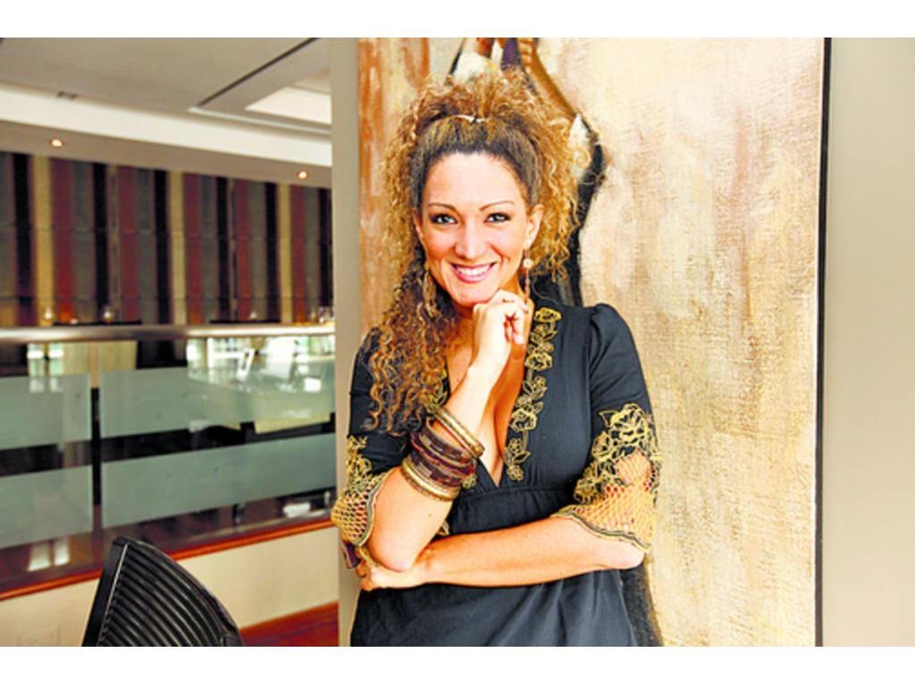 Erika Ender. Ser cantautora le suma más que ser figura de TV.(Marly Domínguez.)