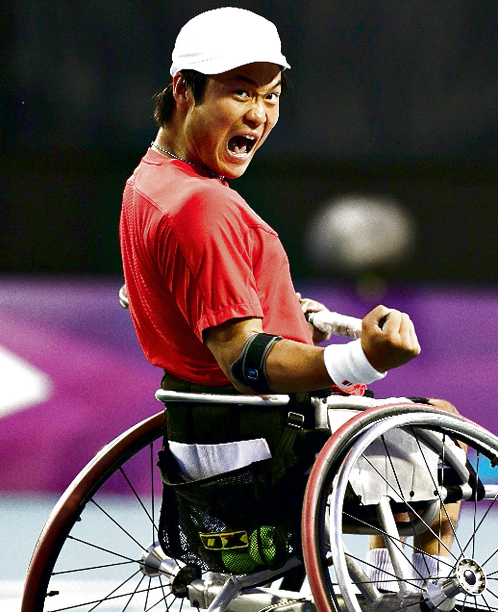 Feliz. Shingo Kunieda grita de alegría.(AP)