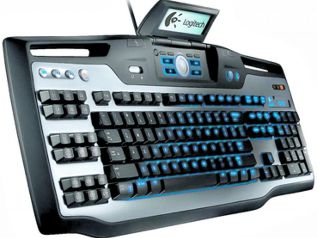 Este dispositivo posee las teclas iluminadas para jugar en la oscuridad, y además posee una pantalla LCD que nos brinda información vital sobre el juego, ya que es un teclado para gamers.