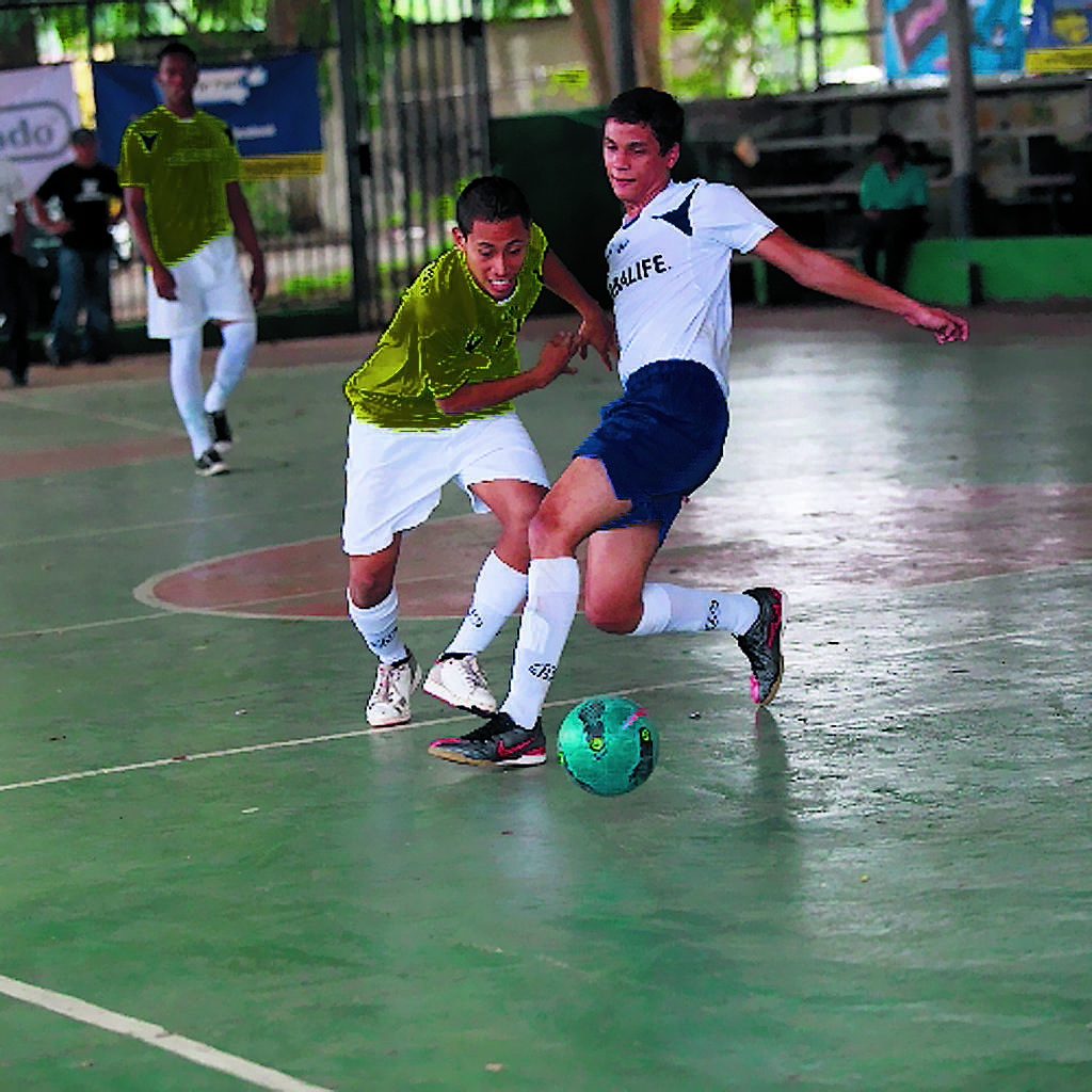 Fermin Naudau venció 4-2 a Episcopla de Panamá.()